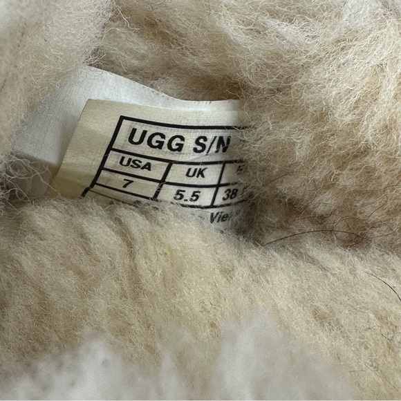 UGG Ansley Charm Slippers 7 Red Berry Shearling Lined Slip On Moccasin Womens - Picture 5 of 8